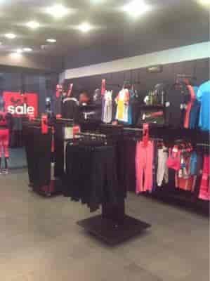 nike factory outlet in ansal plaza vaishali